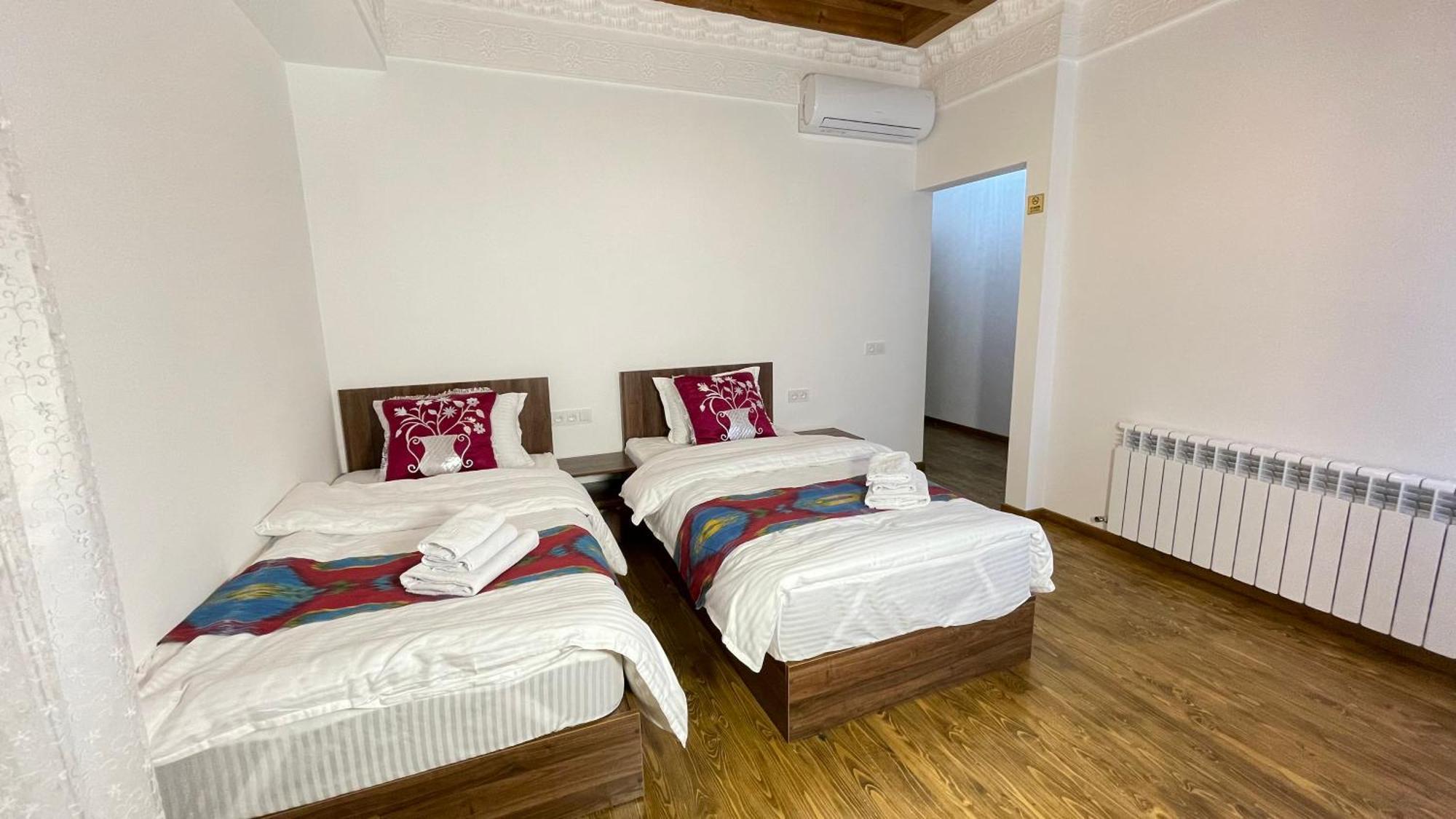 Mahbubakhon Guest House In Old City Бухара Екстериор снимка