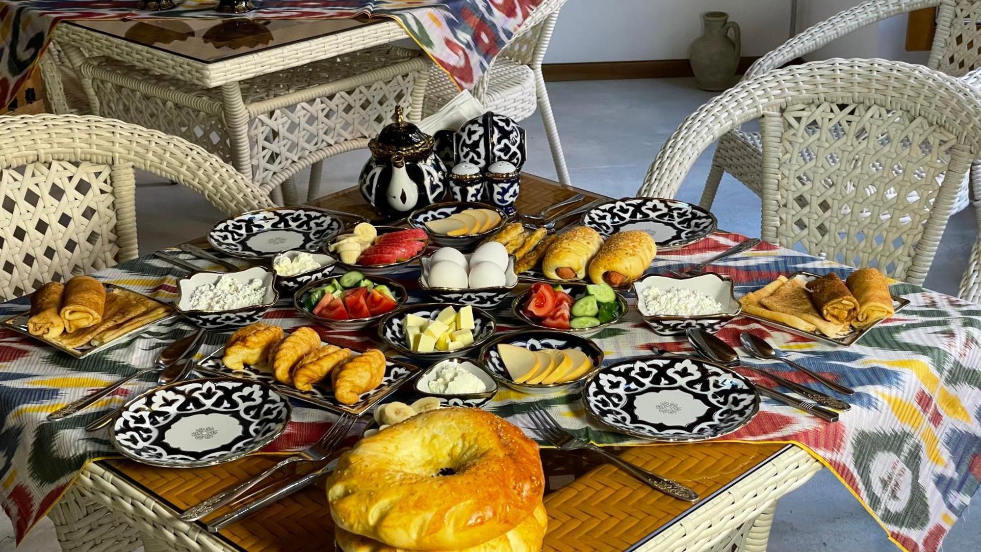 Mahbubakhon Guest House In Old City Бухара Екстериор снимка