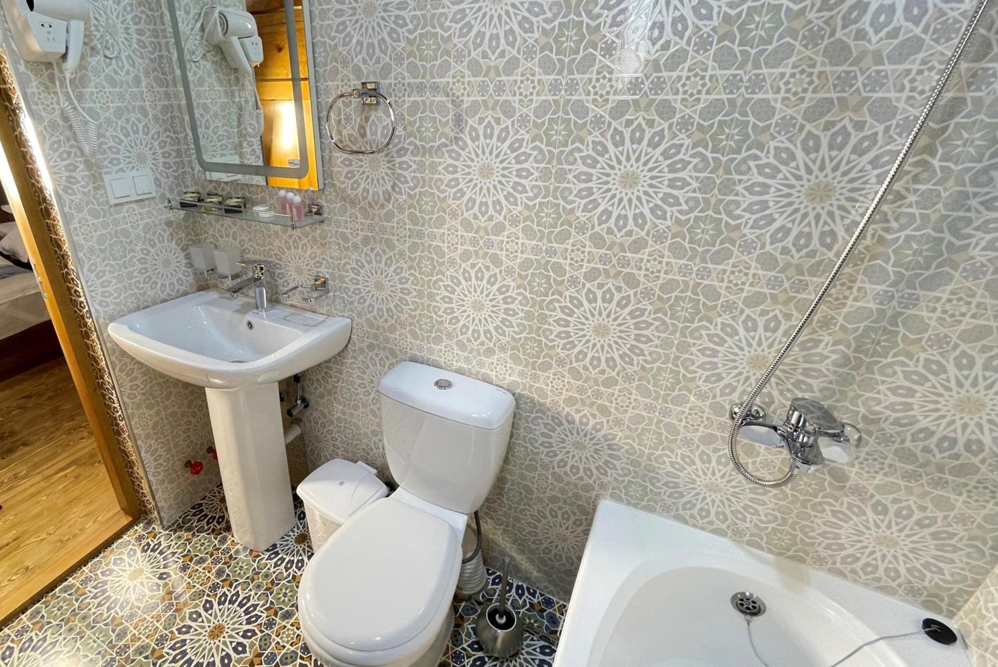 Mahbubakhon Guest House In Old City Бухара Екстериор снимка