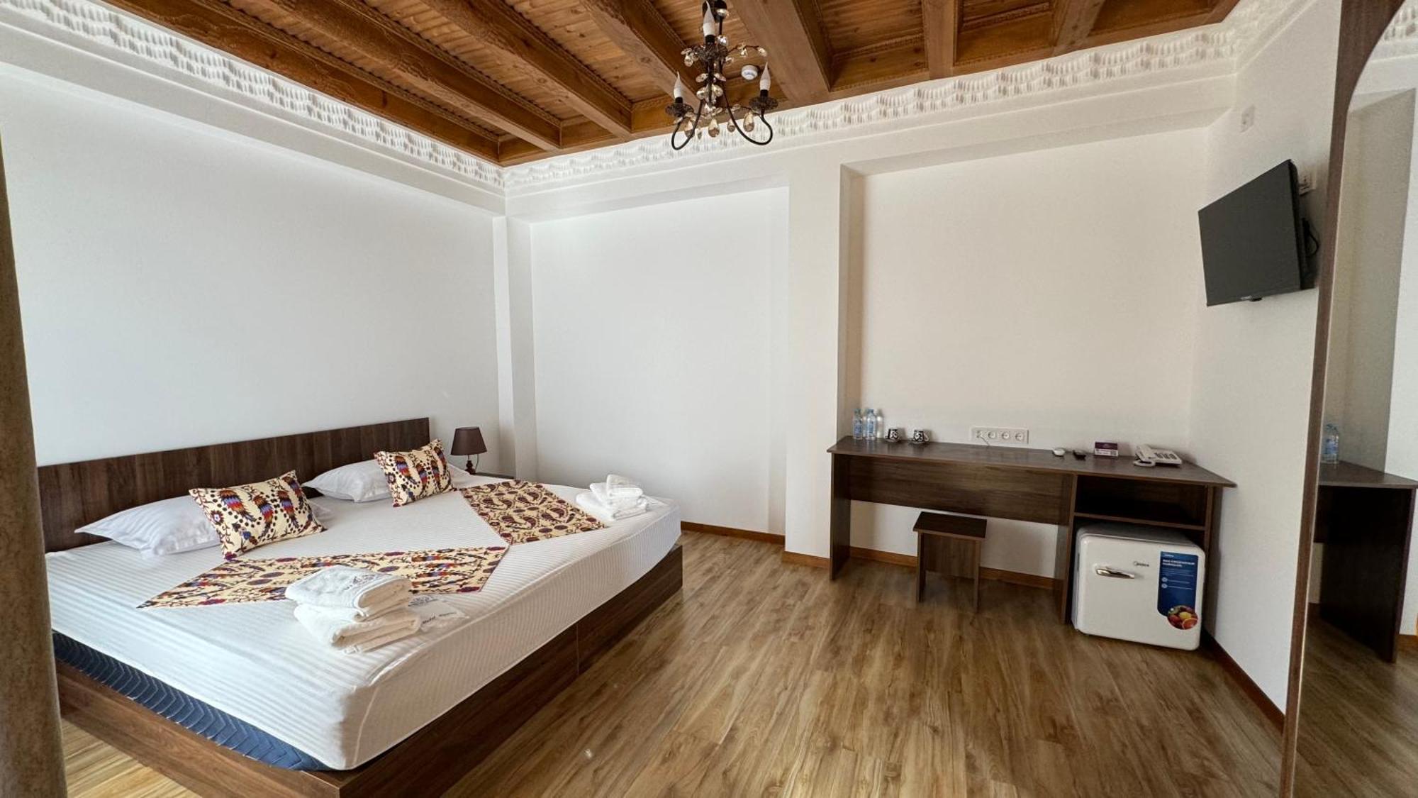 Mahbubakhon Guest House In Old City Бухара Екстериор снимка