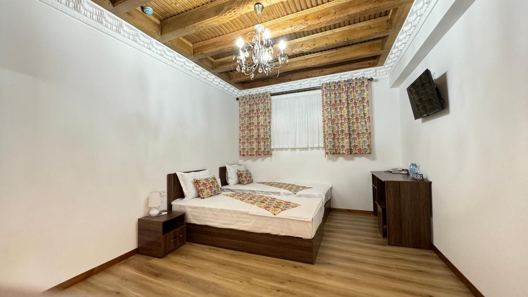Mahbubakhon Guest House In Old City Бухара Екстериор снимка